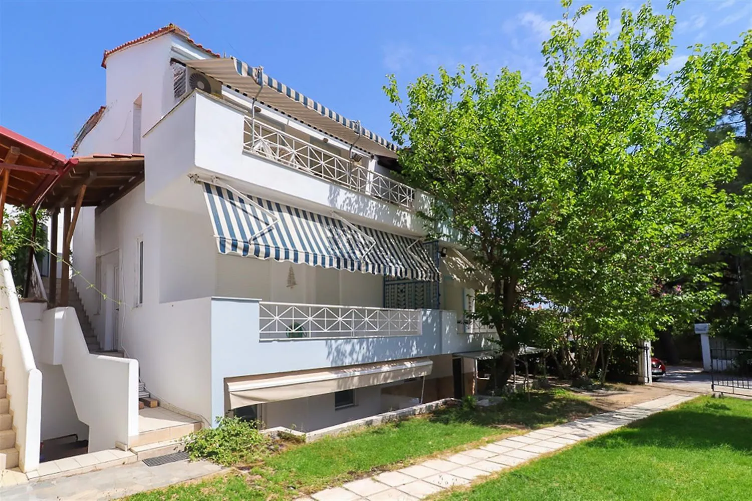 Alekos Garden House Hanioti 2 Bedrooms 6 Guests
